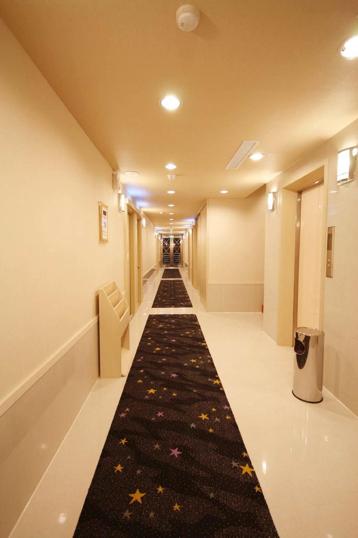 Kindness Hotel - Tainan Minsheng Eksteriør billede